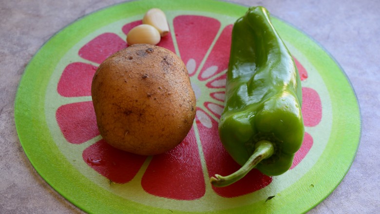 孜然土豆片,准备食材