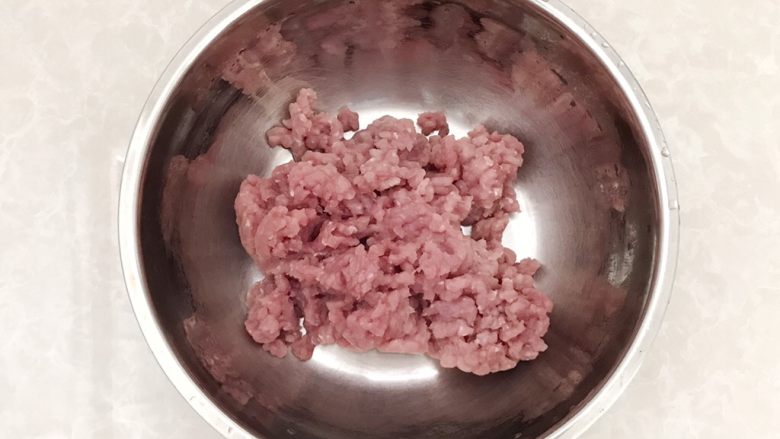 #咸味#美味的猪肉荠菜高汤馄饨,我买的是精瘦肉,其实买五花肉也蛮香的,看你的喜好了