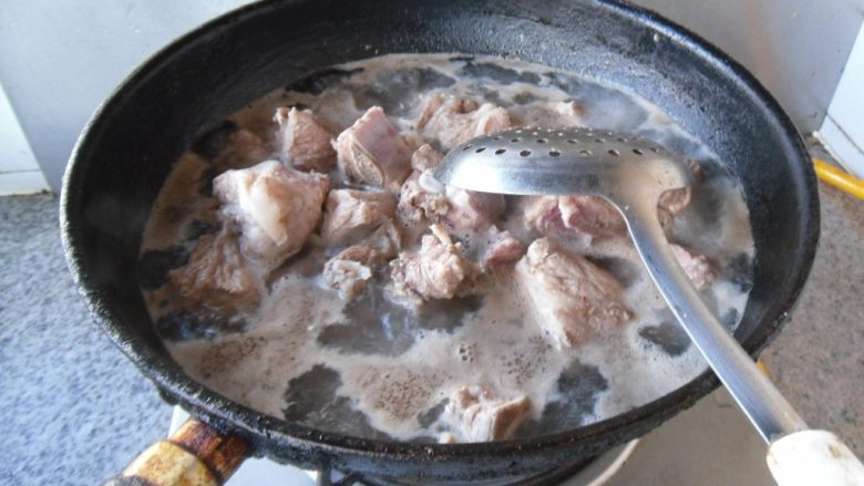 家常烧排骨, 烧开,煮1分钟