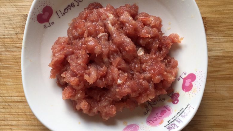#尝过百味方叫人生##咸食#烤土豆小肉饼,搅拌均匀,腌制半小时入味。