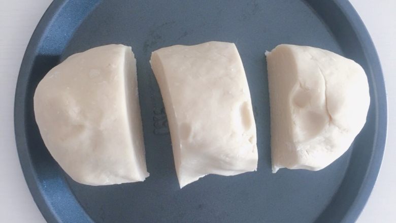 桃山皮板栗月饼,分成三份(各200克左右)