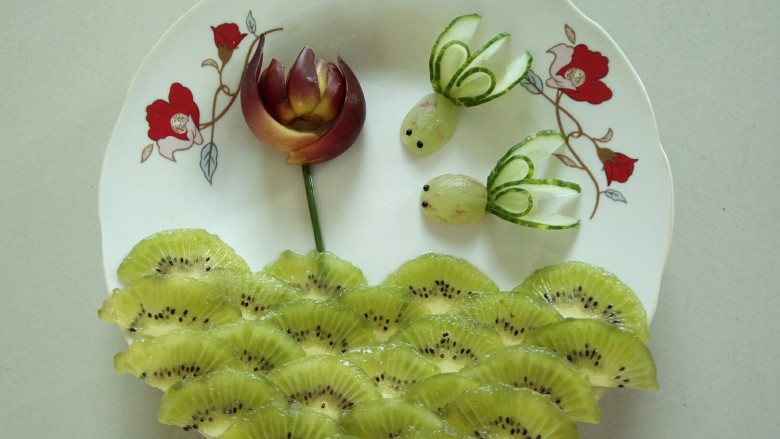 出水莲花摆盘,<a style='color:red;display:inline-block;' href='/shicai/ 36'>百合</a>做荷花