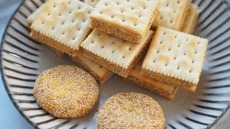 南瓜夹心苏打饼,这样半成品就做好啦~