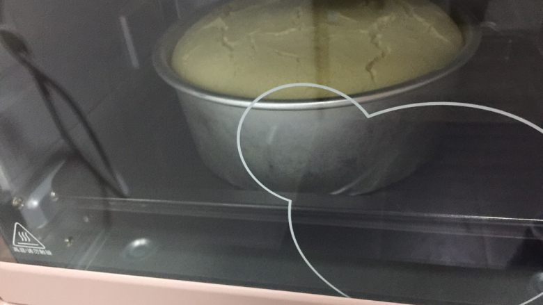 巧克力淋面蛋糕🍰
,上下火150度烤55分钟