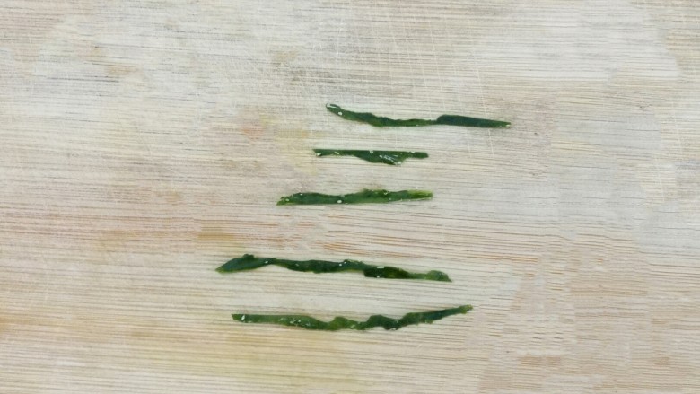 黄瓜花样拼盘,黄瓜皮削丝