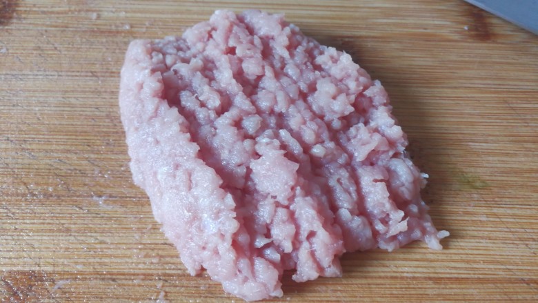 吃豆腐~肉沫豆腐,瘦肉剁成肉沫。