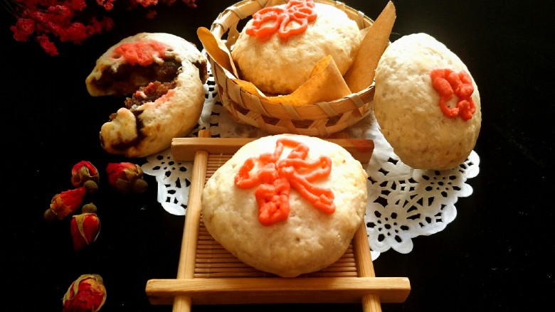绿豆玫瑰花酥饼,一口咬下去,又酥又香满嘴的玫瑰香味,你还不赶紧试试😁
