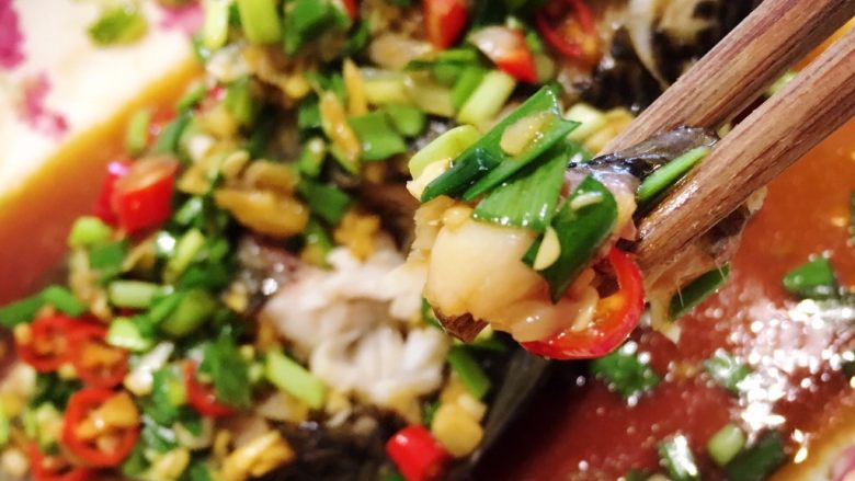#辣菜#凉拌鲫鱼,香辣美味,超级入味,下饭的很哦!
夏天吃,配啤酒,巴适!