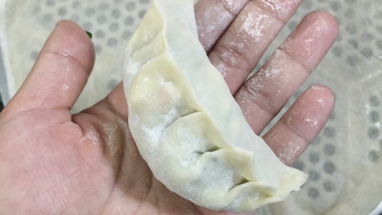 黄金煎饺,捏成这个形状,很简单