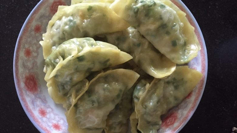 黄金煎饺,装盘,待煎