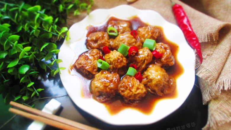 面筋塞肉,超级美味的一道下饭菜,炒作简单,宴客必备哦