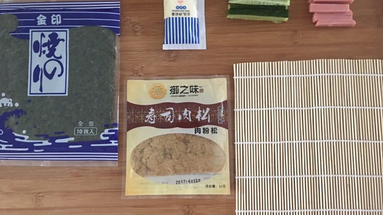 懒人寿司面包卷,准备好材料