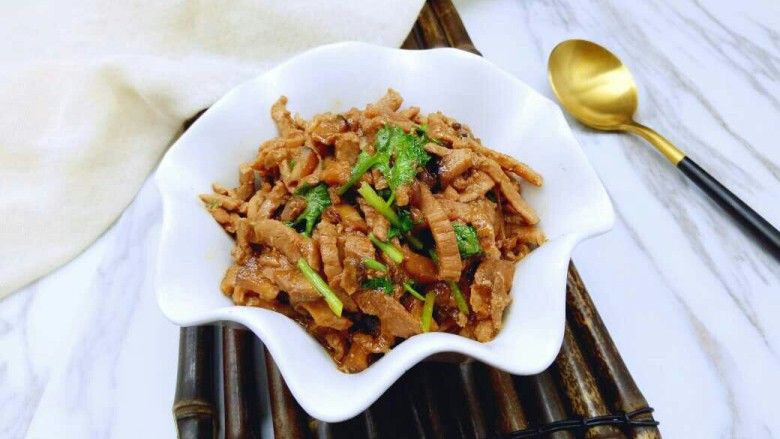 #咸味##美味的#香菇肉丝,肉丝酱就做好了呦~