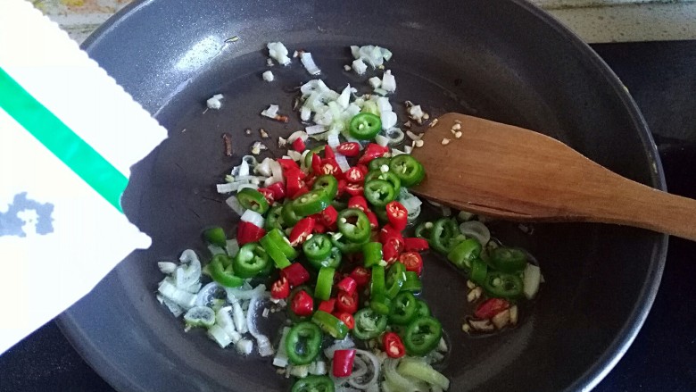 吃豆腐+一品白玉豆腐,加适量盐