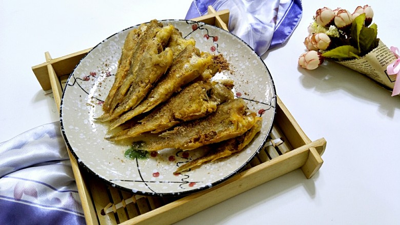 酥炸<span style="color:red">小黄</span><span style="color:red">花</span><span style="color:red">鱼</span>