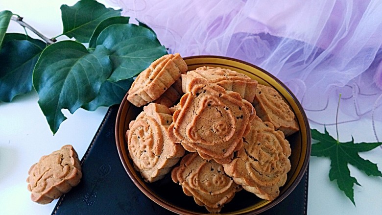 记忆的味道——全麦黑米桃酥,美美哒摆拍一下!稍微晾晾,密封保存!