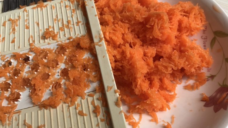 吃豆腐~豆腐窝蛋,红萝卜擦蓉