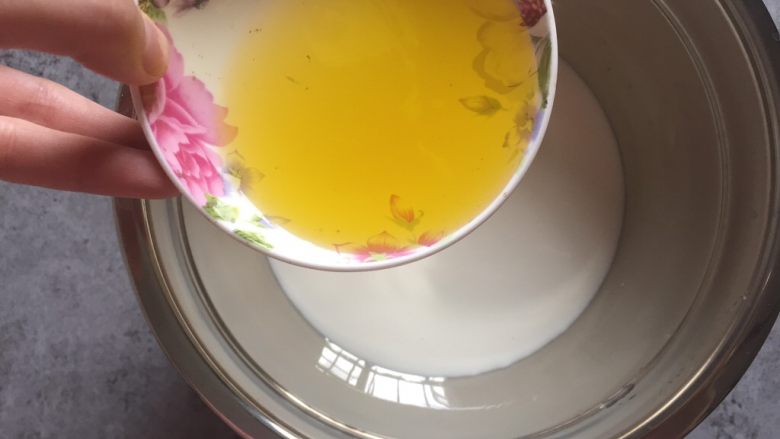手作冰皮月饼,加入油