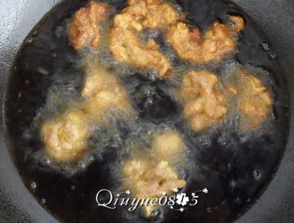 香嫩小酥肉,热油慢炸,出锅控油