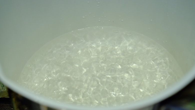 #吃豆腐#豆腐“芝士”蛋糕
(食物替换系列4)
,在锅中烧沸水