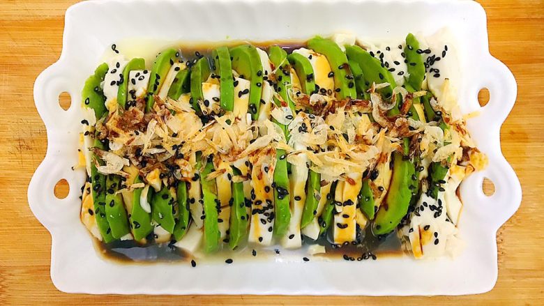 吃豆腐+健康饮食之好吃到飞起的牛油果拌豆腐,淋好了!