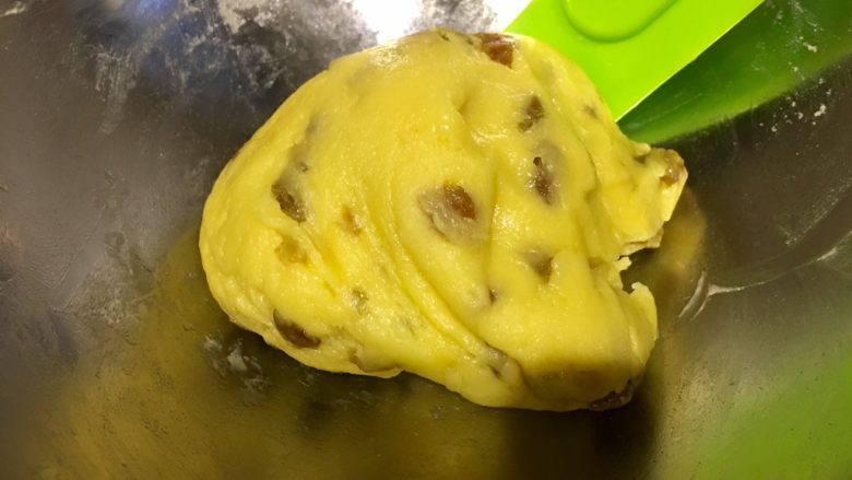 香酥葡萄饼干,倒入… 继续搅拌,搅均匀