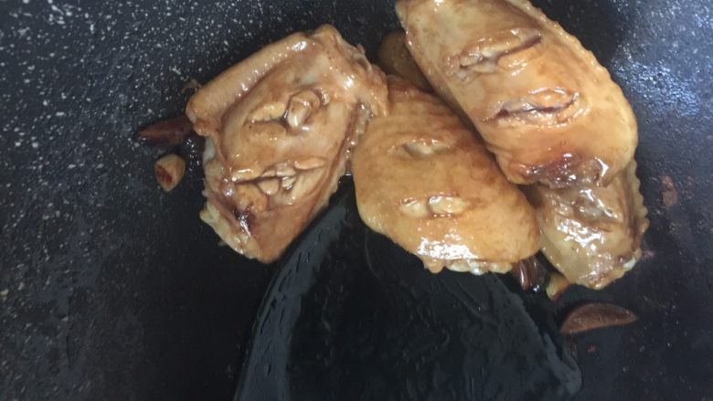 照烧鸡翅饭➕蛋羹（超细腻光滑）,加酱汁翻炒一两分钟