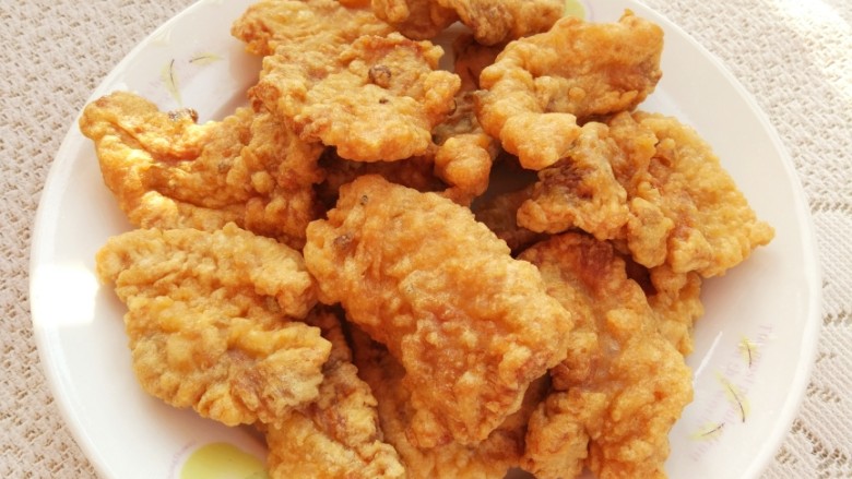 酥肉,直接趁热吃就非常美味了,我炸食物很少复炸,觉得一次就OK了,一样香酥。