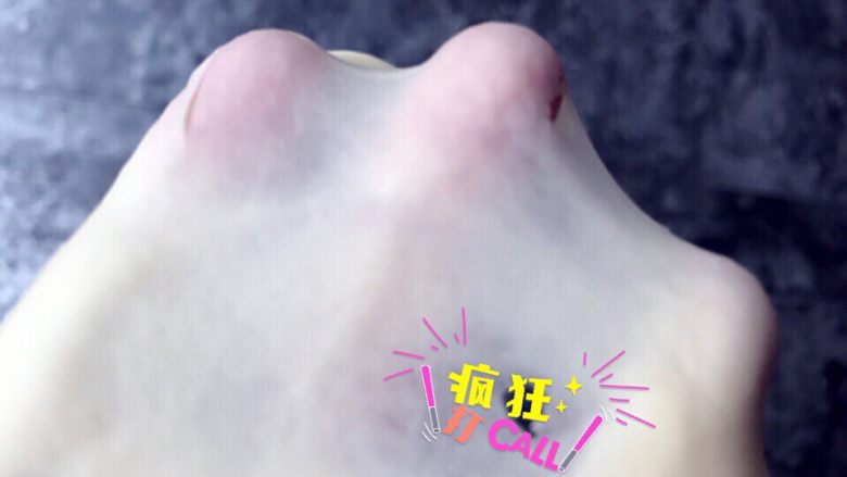 金沙蘑菇包,一定要出膜,这样的包子口感柔软,真的好吃很多。