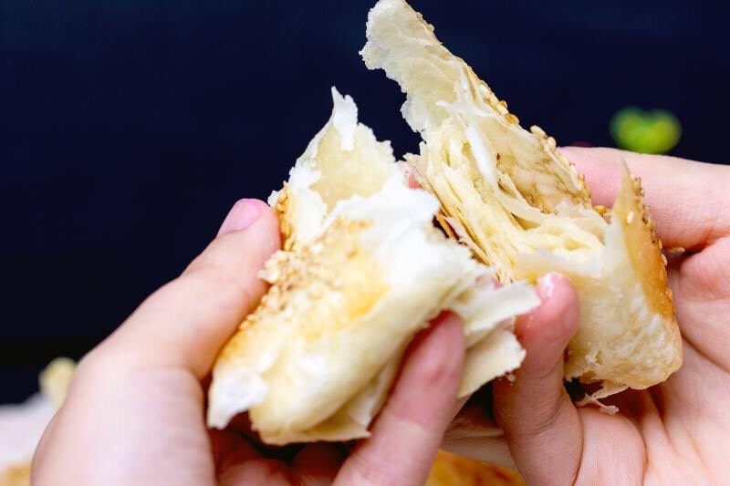 酥掉渣的芝麻烧饼