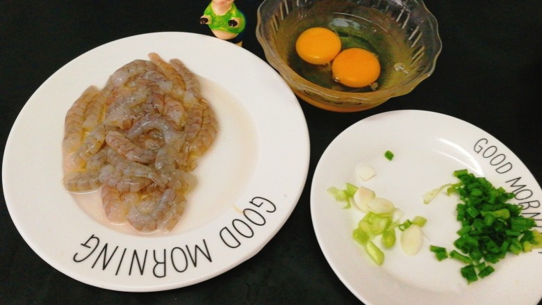 滑蛋虾仁,虾去头,壳,筋,