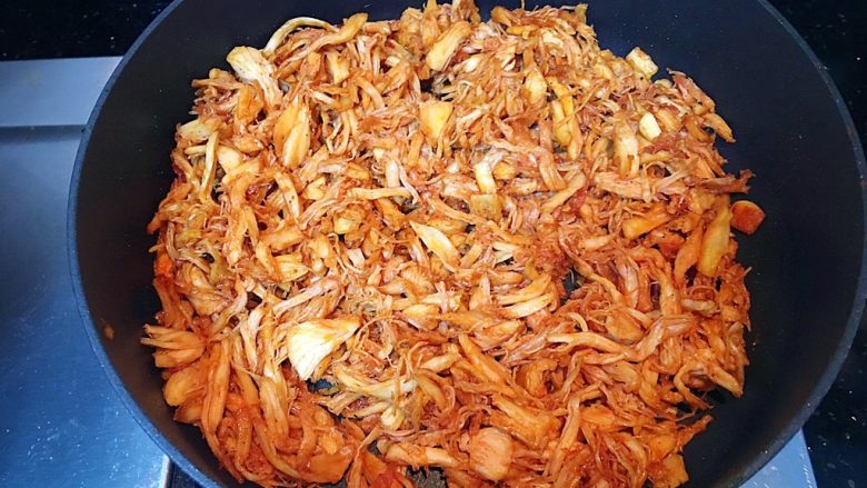 奥尔良海苔芝麻鸡肉松
(平底锅版),水分开始慢慢收干