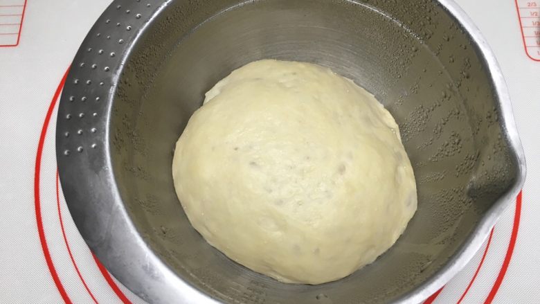 椰蓉面包条(70%冷藏中种),冷藏后的中种面团发酵3-4倍大,带一点酸味