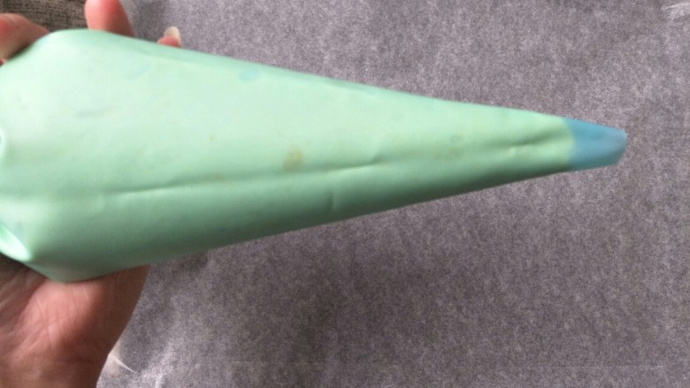 #甜味#挂粉手指饼干,装入裱花袋