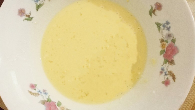火腿鸡蛋饼,搅拌均匀的面糊