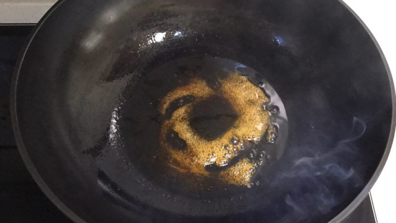 糖醋菜+冰糖猪手,温火把冰糖炒制成焦糖状态