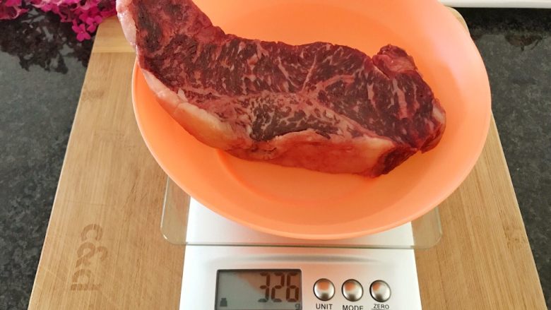 蔬菜牛肉汤煲,326g<a style='color:red;display:inline-block;' href='/shicai/ 216'>牛肉</a>,(牛扒、牛腩,牛里脊……都可以,看自家喜欢哈),