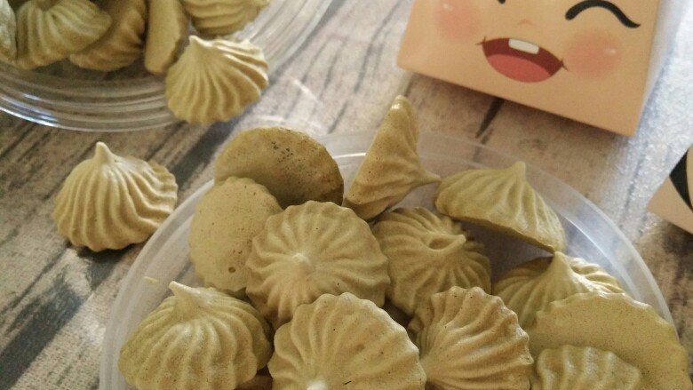 抹茶蛋白糖,成品。