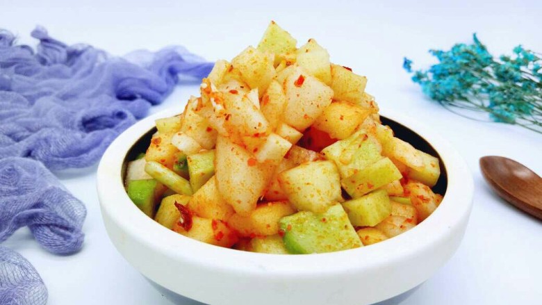 #辣味#开胃小菜~酸辣萝卜丁,近看,真的美味。
