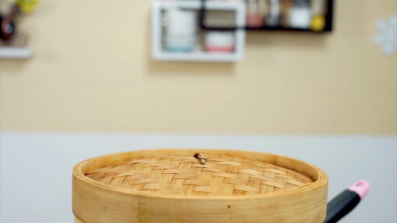 荆楚大地,吃鱼不见鱼——鲜美鱼糕,放入蒸笼蒸20分钟