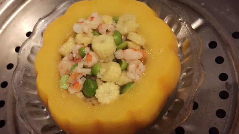 太阳果焖饭,上蒸锅里蒸,大概要40分钟