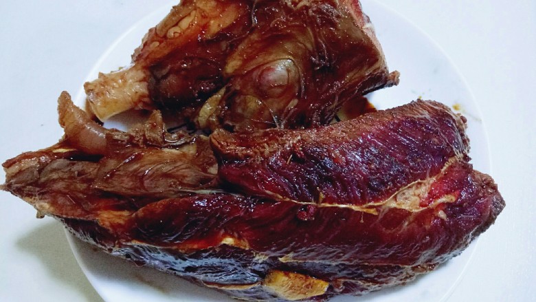 #辣味#凉拌酱牛肉牛筋,腌制好的牛肉颜色特别好看(^_^)看起来很入味呦~