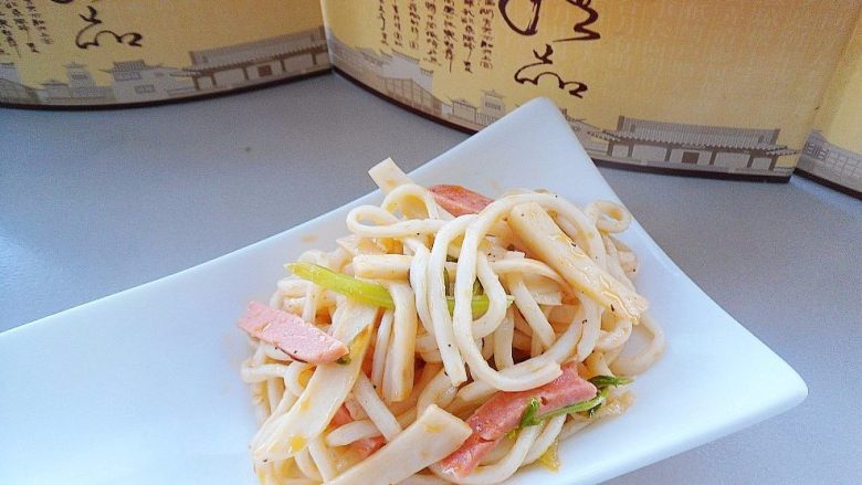 菌菇乌冬面, 出锅装盘,即可上桌品味
