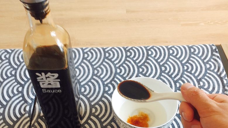 最适合用勺子吃的菜——宫保鸡丁,生抽;
