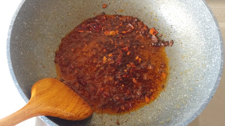 最适合用勺子吃的菜——宫保鸡丁,炒香;