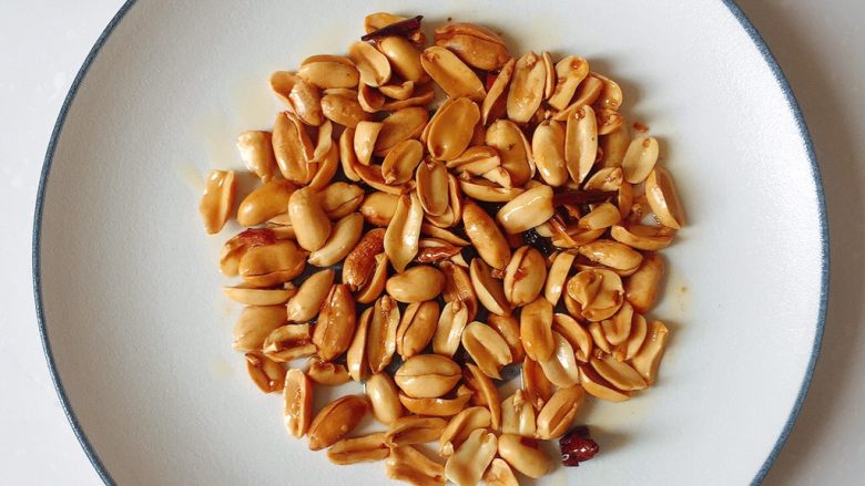 最适合用勺子吃的菜——宫保鸡丁,取出放凉备用;