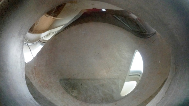 鱼香肉丝,另起锅烧热倒入适量油。