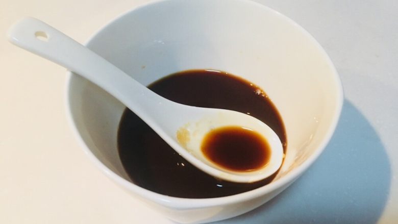 木须肉木有肉,最后加入三四勺水淀粉,搅拌均匀