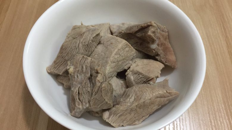 自制肉松(面包机版),捞出瘦肉冷却