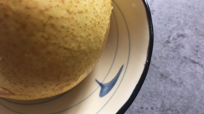 女生最爱的美颜护肤甜品—红糖雪梨
,盖上盖子